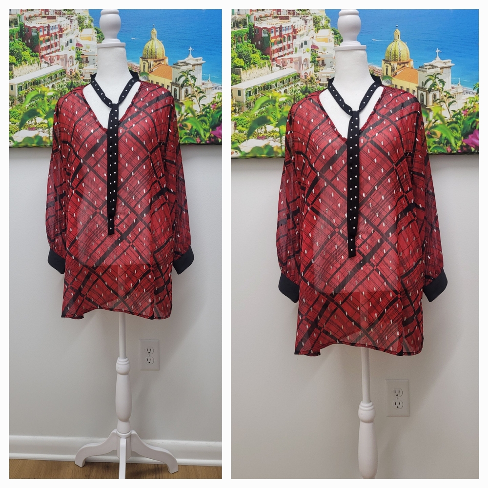 SLIM  FACTOR  BY INVESTMENTS  WOMENS'S TUNIC  TOP